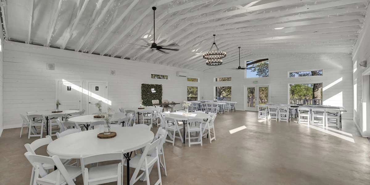 Bridal party celebrating at The Casa at Canyon Lake wedding venue