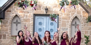 Getting Married at Thistlewood Manor & Gardens