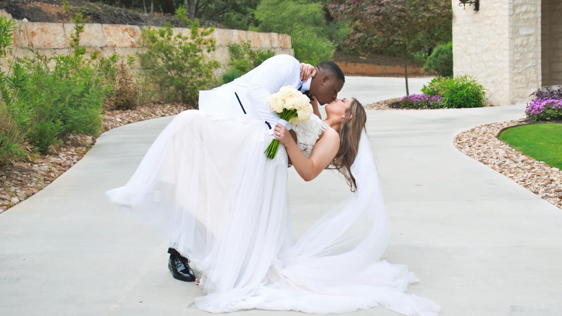 Boerne wedding photographer capturing romantic Hill Country wedding portraits